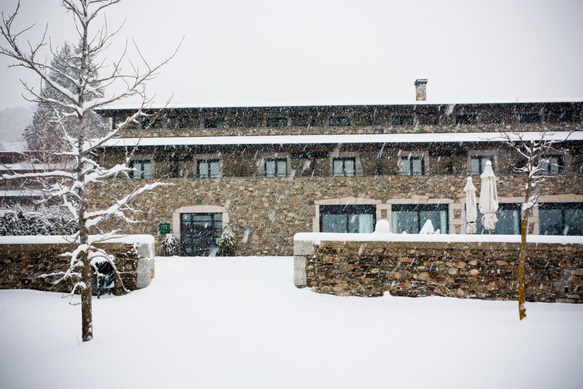 Hotel Bernat De So Llivia Exterior foto