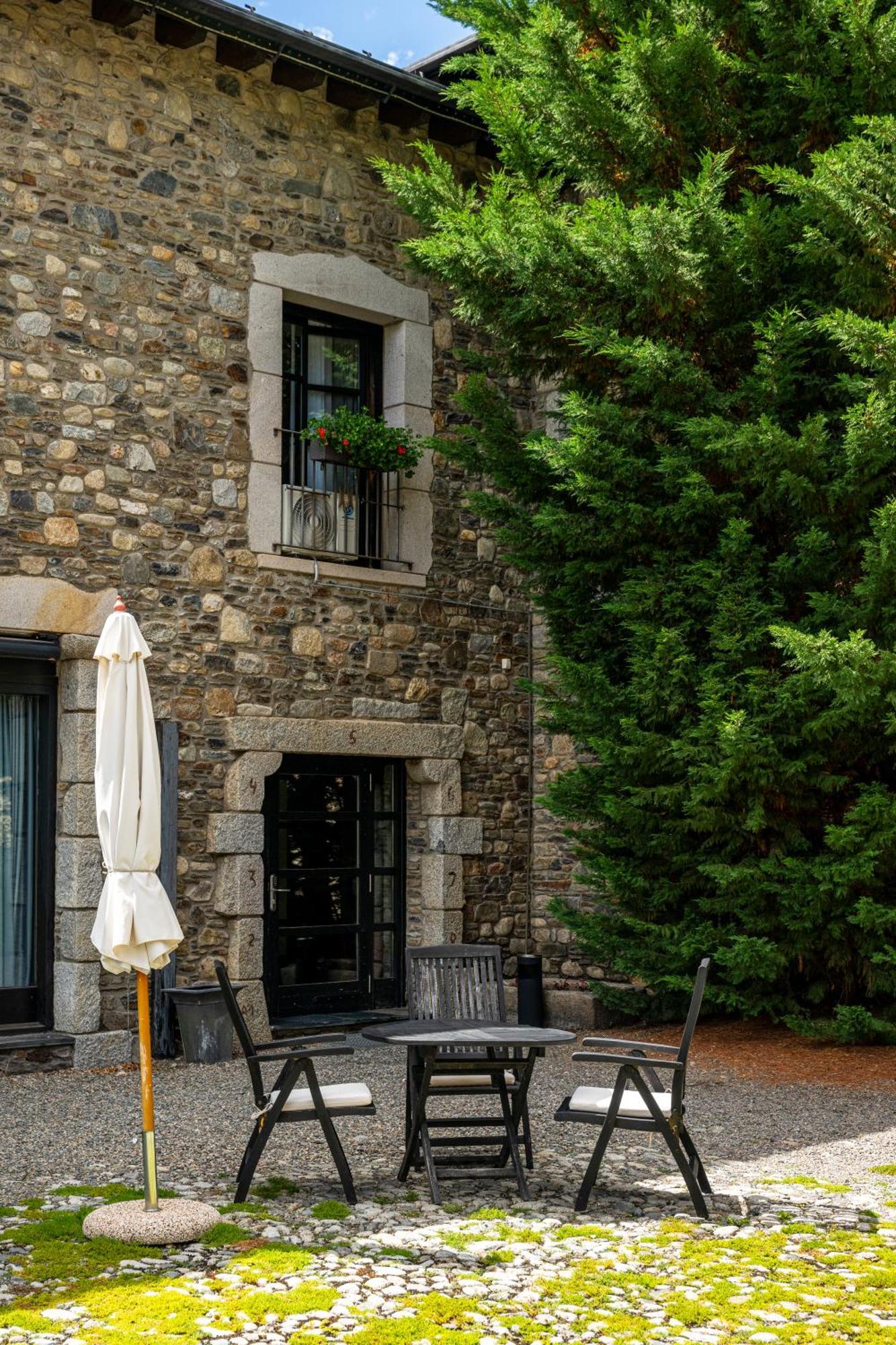 Hotel Bernat De So Llivia Exterior foto